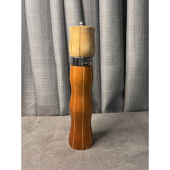 Robert Wilhelm William Bounds Wooden Pepper Mill Grinder Salt Shaker Combo - Picture 9 of 15